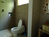 deluxe room toilet